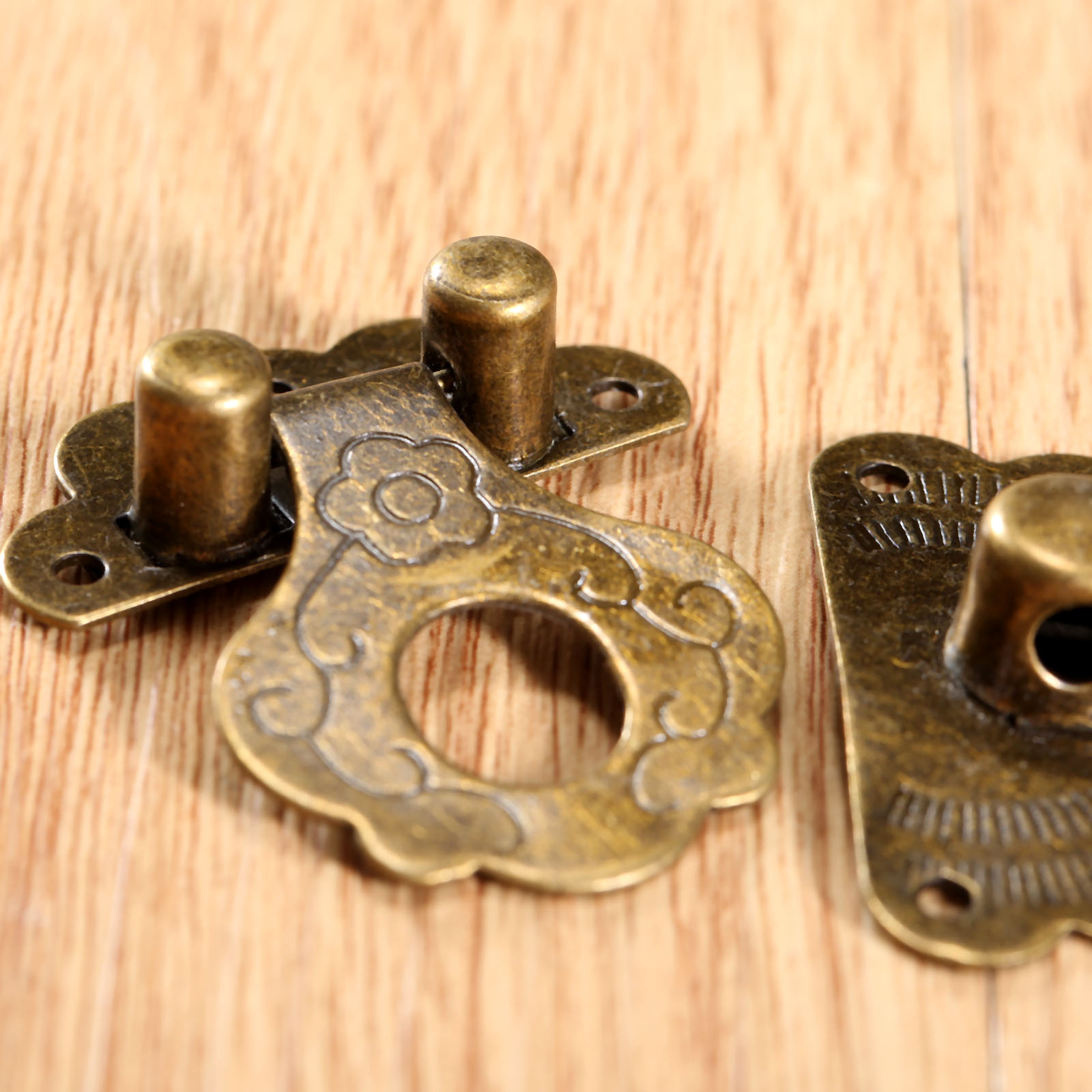 Antique Bronze Hasps Lock Deco - Antique Brass Hook recension och pris